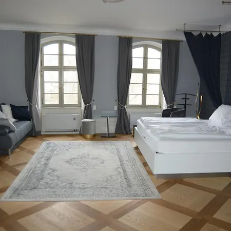 Schloss Hotel *